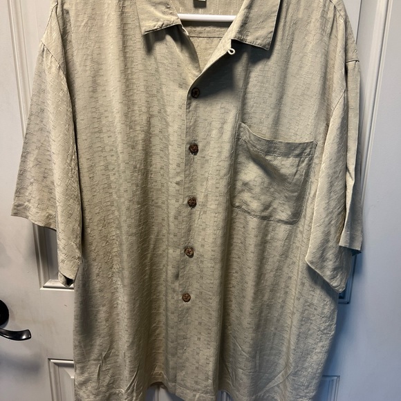 Tommy Bahama Vtg inspired green silk button up - Picture 3 of 8